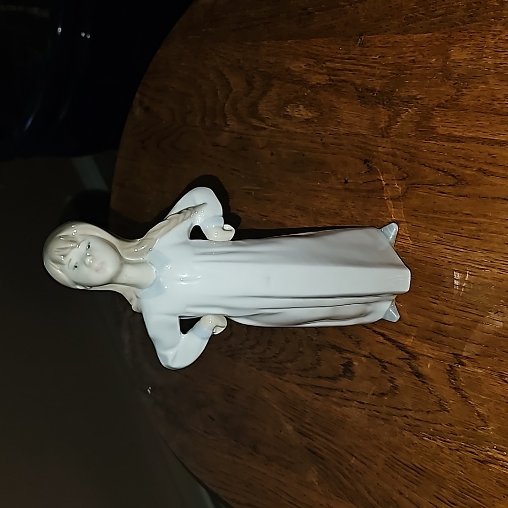 Lladro girl in nightgown